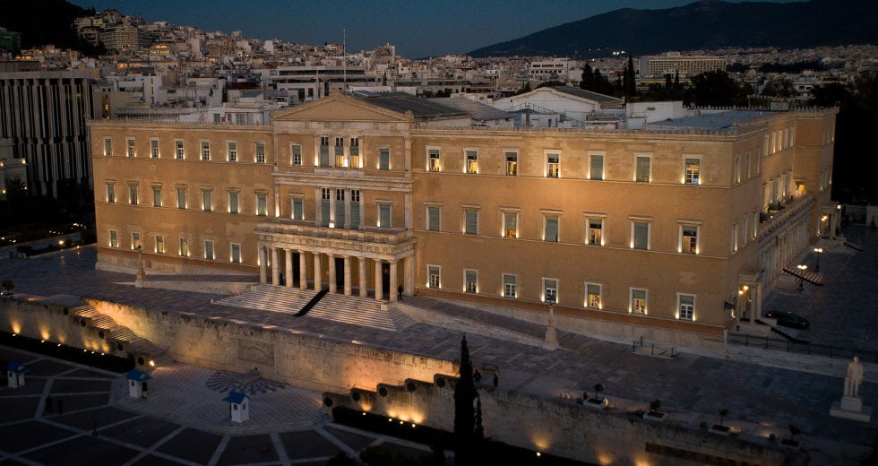 Θετικά λόγια για την οικονομία, έμφαση στην αξιολόγηση